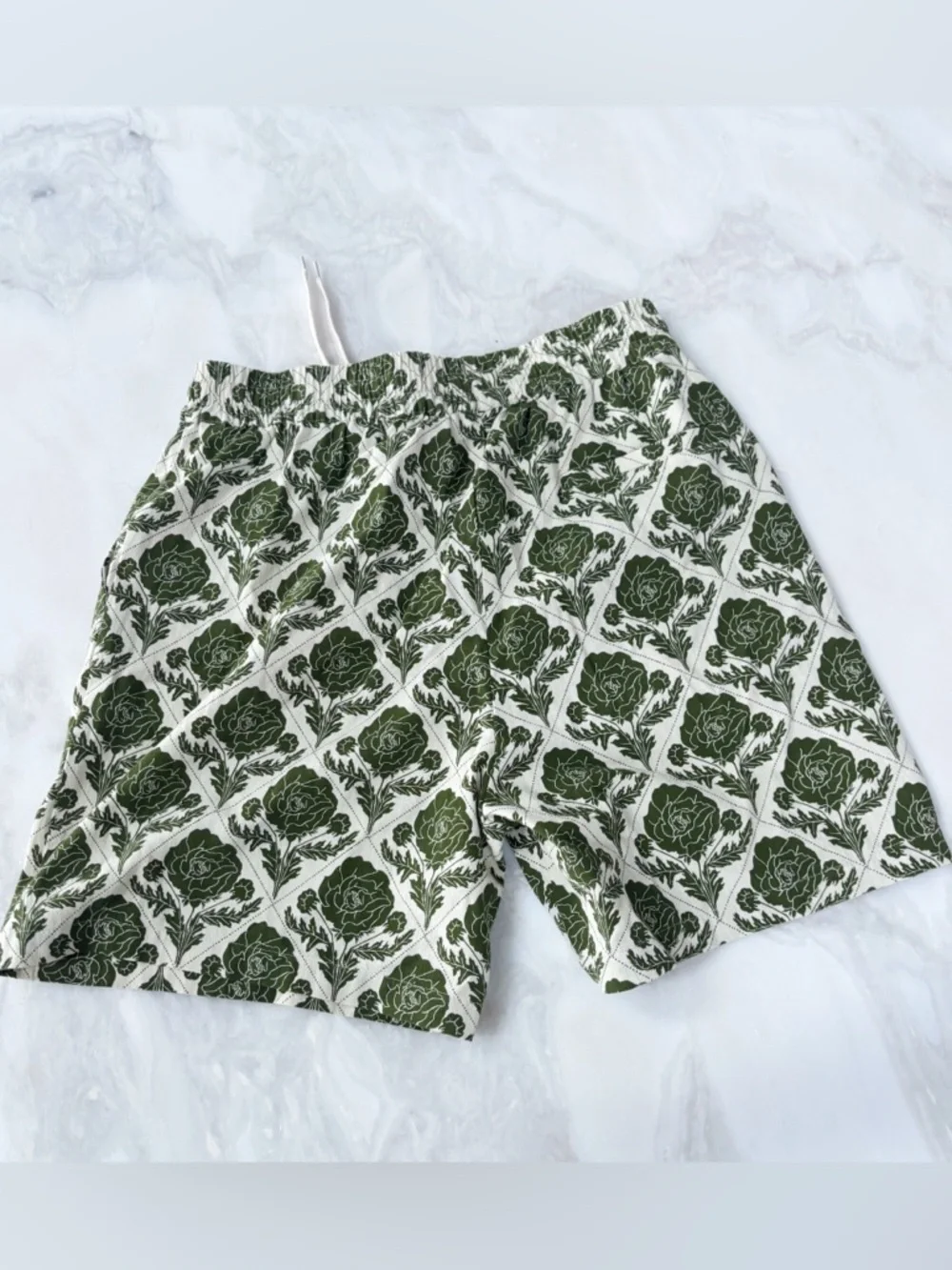 Les Deux 7” Lesley Flower Tile AOP Shorts Men’s Size XL New